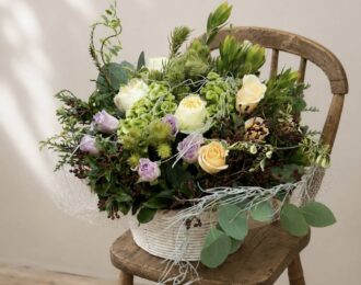 ニュアンスカラーアレンジ ナチュラル グリーン シック 花